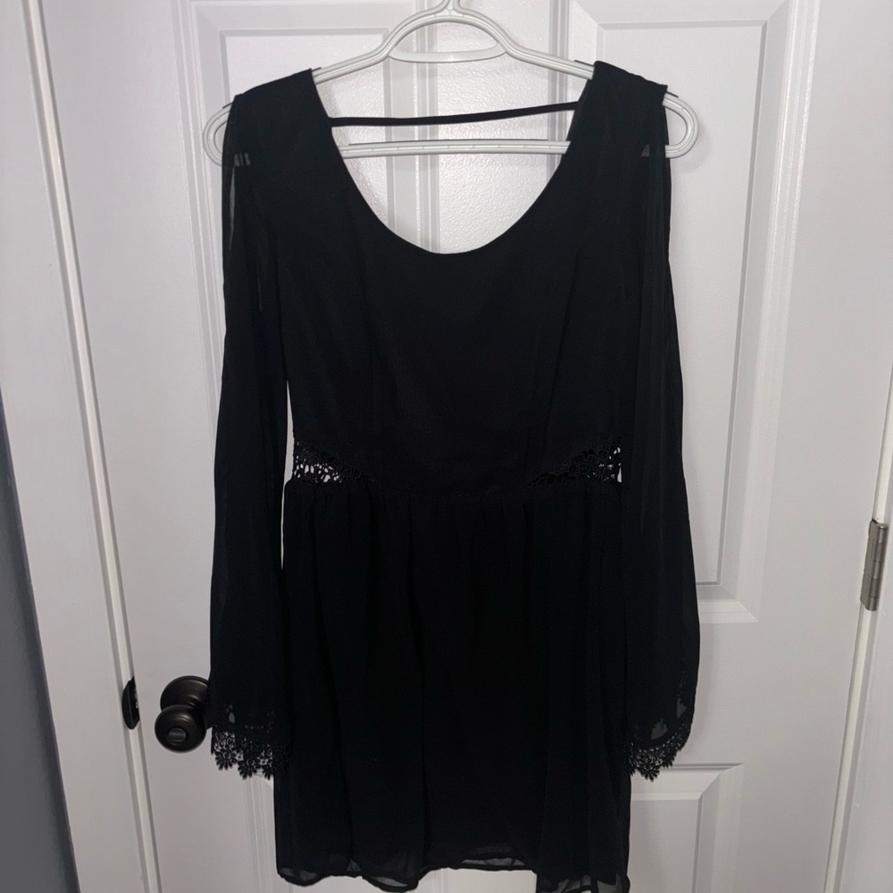 Doe & Rae Black Long-Sleeve Mini Dress with Lace Trim
